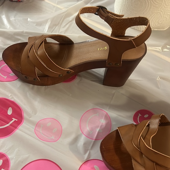 Leather & Wood Look Platforms - Picture 2 of 8